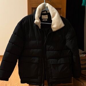 Universal Thread Black Puffer with Cream Sherpa Collar